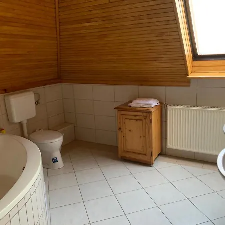 Bolla Nyaralohaz Дом отдыха *