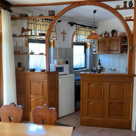 Bolla Nyaralohaz Дом отдыха *