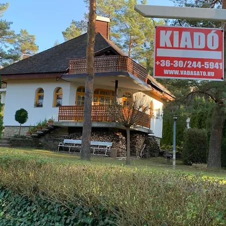 Bolla Nyaralohaz Дом отдыха *