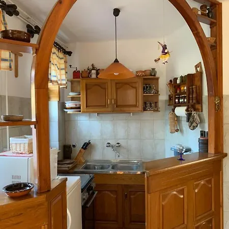 Bolla Nyaralohaz Дом отдыха *